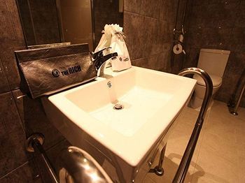 Hotel Rich Гойанг Екстериор снимка